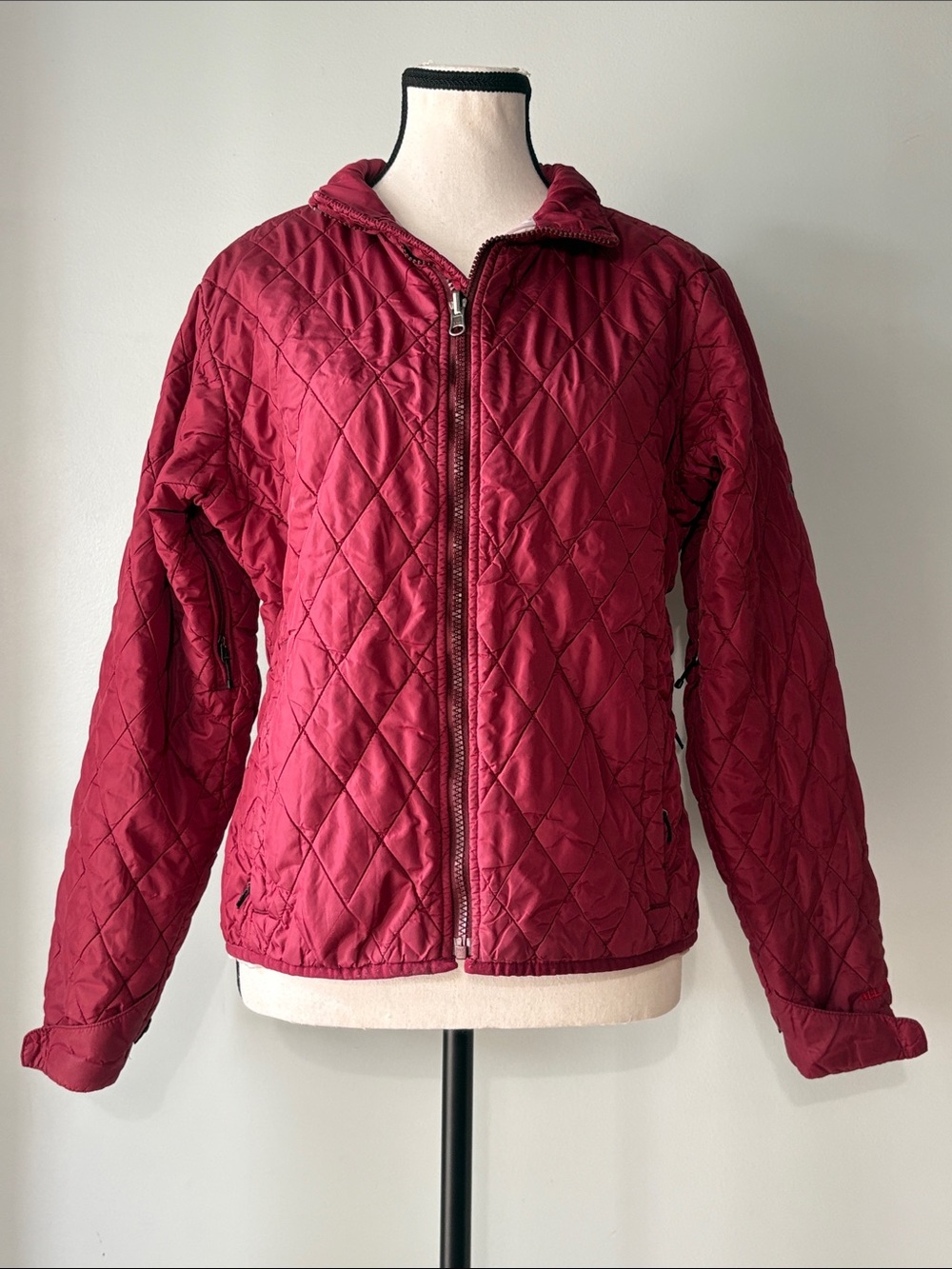EMS Women’s Raspberry Red Diamond Pattern Quilted Jacket with Zip Front.   Sz-Lg